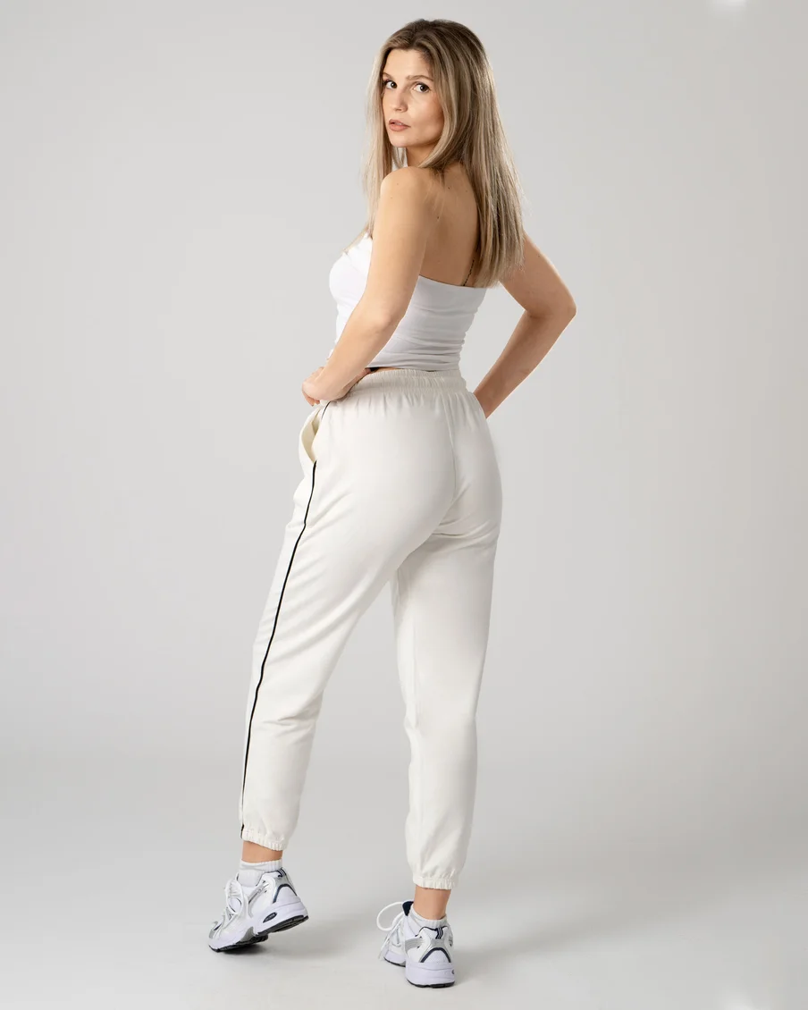 Image 6 of - womenknitjoggerwhite5jpg